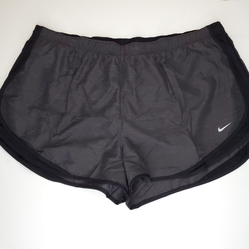 Nike Tempo Women Running Short Plus Size 3X Black